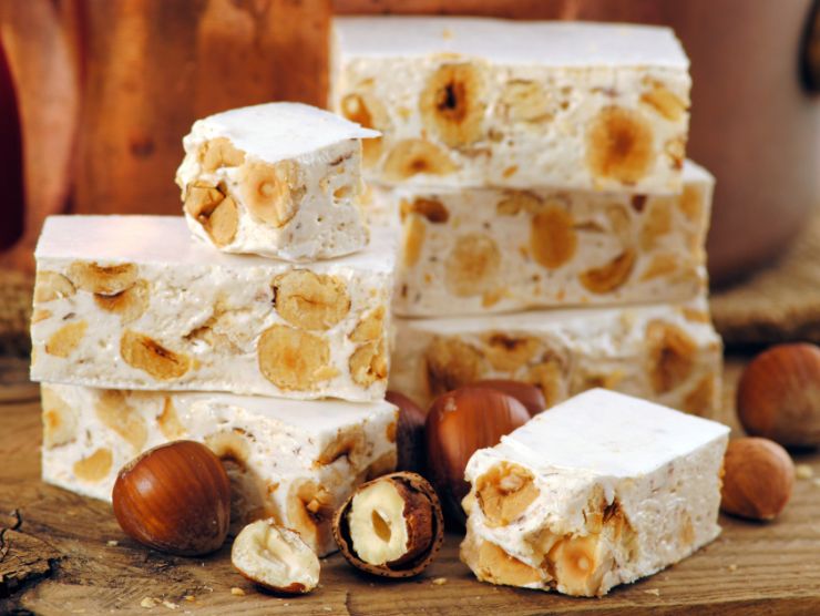 torrone con nocciole